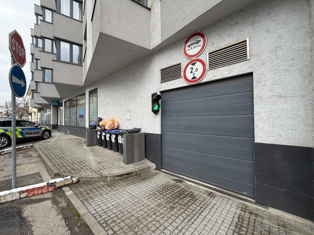 Luxusný, veľkometrážny byt 137m2 s 2 terasasami v Centre - 19