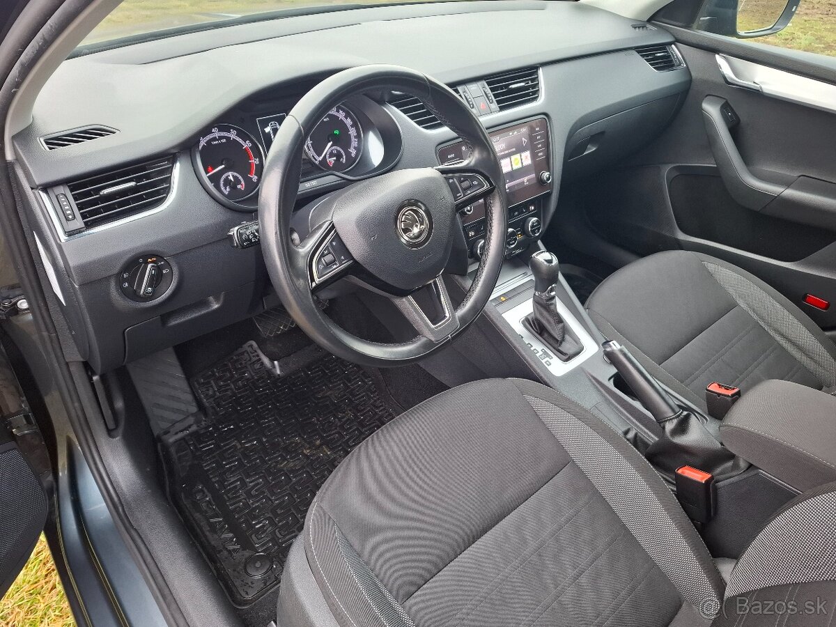 Škoda Octavia 1.5 TSI benzín 110KW DSG model 2020 - 19