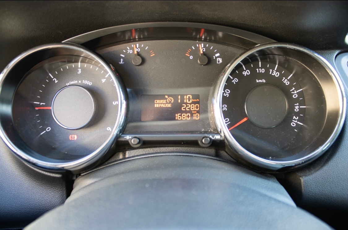 Peugeot 5008 2.0 HDi 110 kW – panoramatická strecha - 19