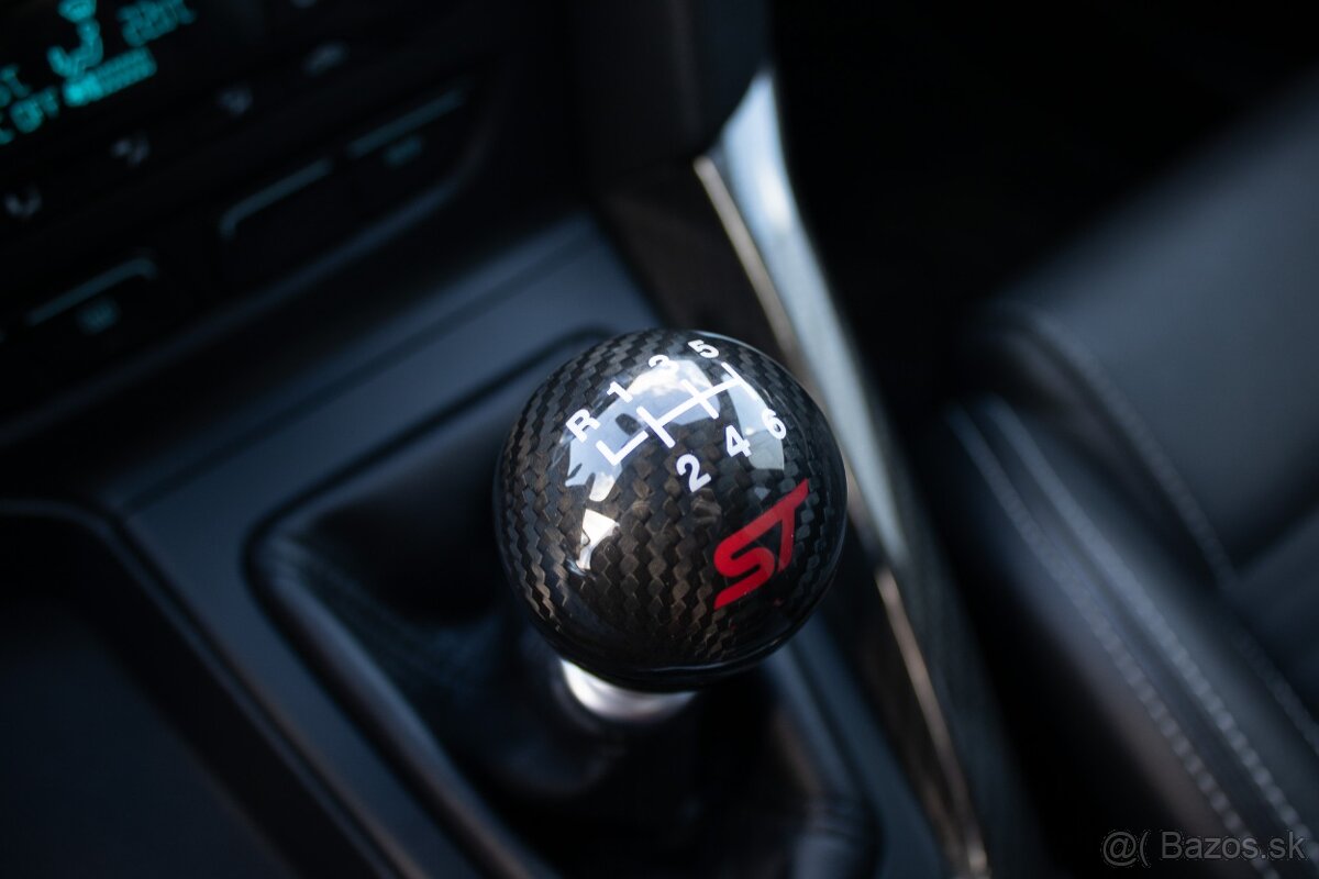 Ford Focus 2.0 EcoBoost SCTi ST R - 19