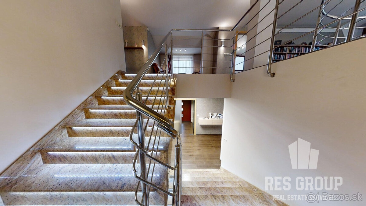 Na predaj, dom so 6 izbami a vonkajším bazénom Žilina - Turi - 19