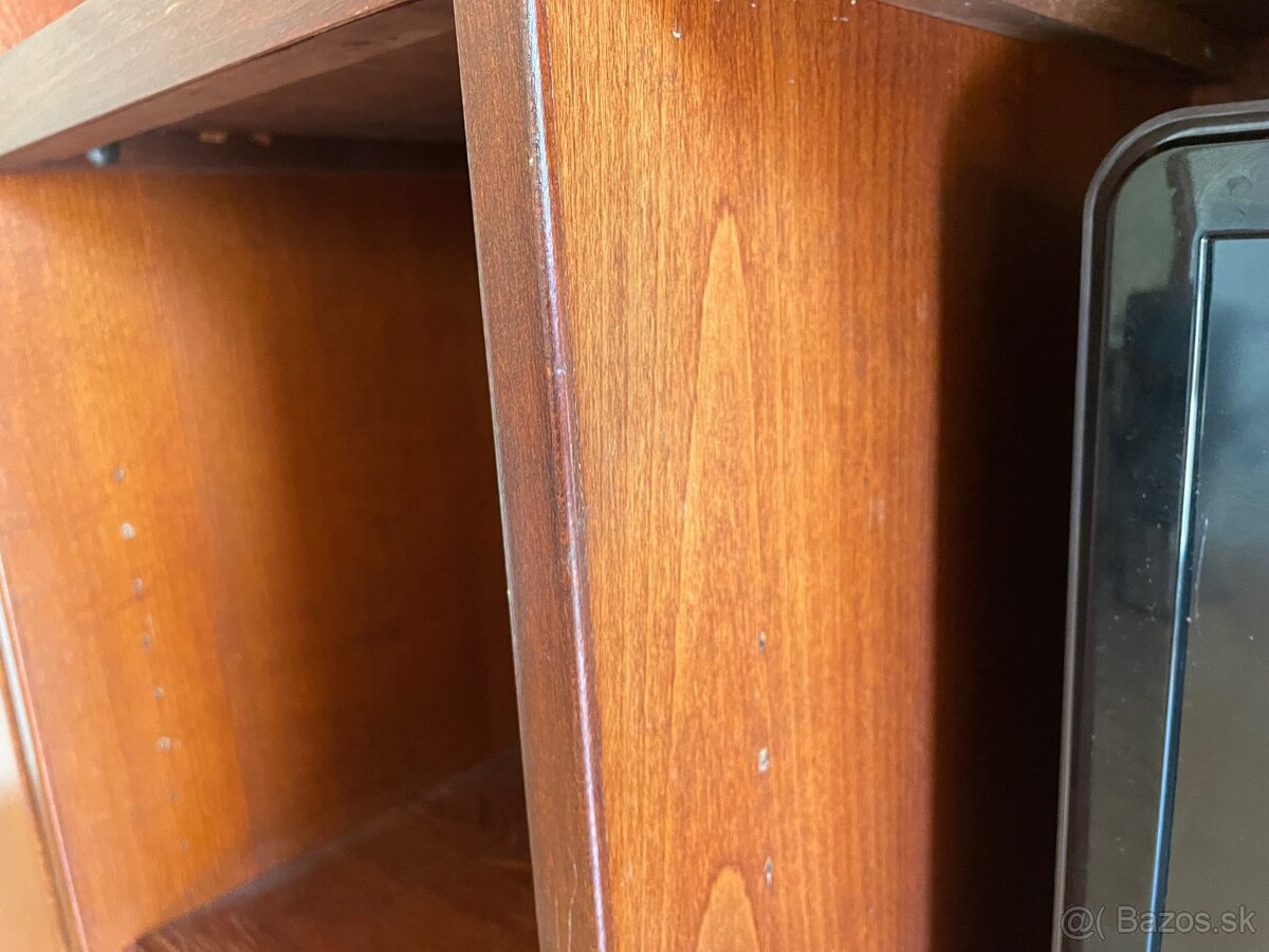 Darujem kvalitnú obývaciu stenu z dreva - 19