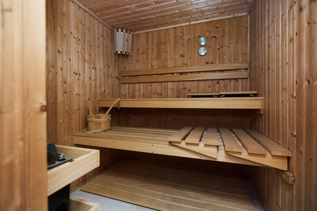 NA PREDAJ -MESTSKÁ 2- GENERAČNÁ VILA -TOPASOVÁ UL. - 19