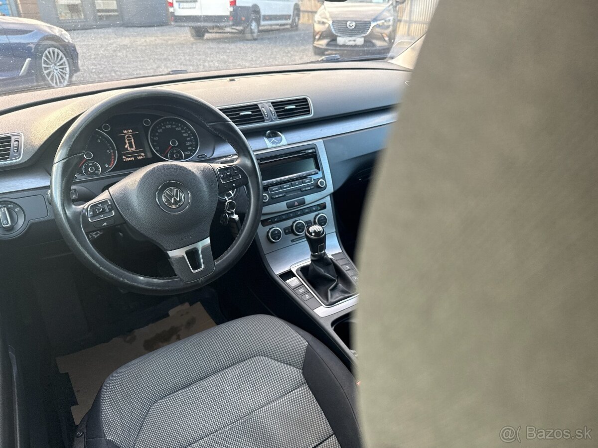 Volkswagen Passat Variant 2.0 TDI BMT Comfortline - 19
