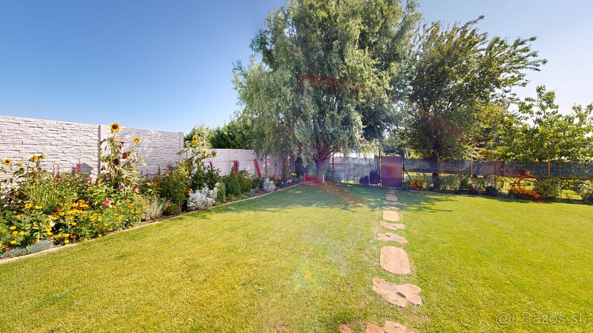 Romantický RD po kompletnej rekonštrukcii v Dolných Salibách - 19