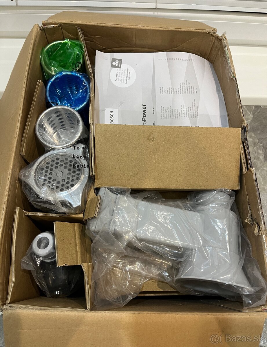 Nový mäsomlynček Bosch MFW68660 ProPower 2200 W - 19