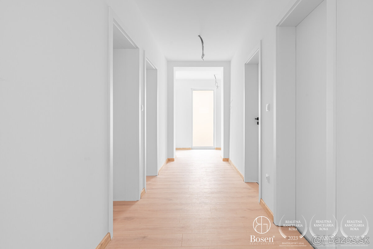 BOSEN | Moderný rodinný dom 147 m2 s veľkou záhradou, garáž, - 19