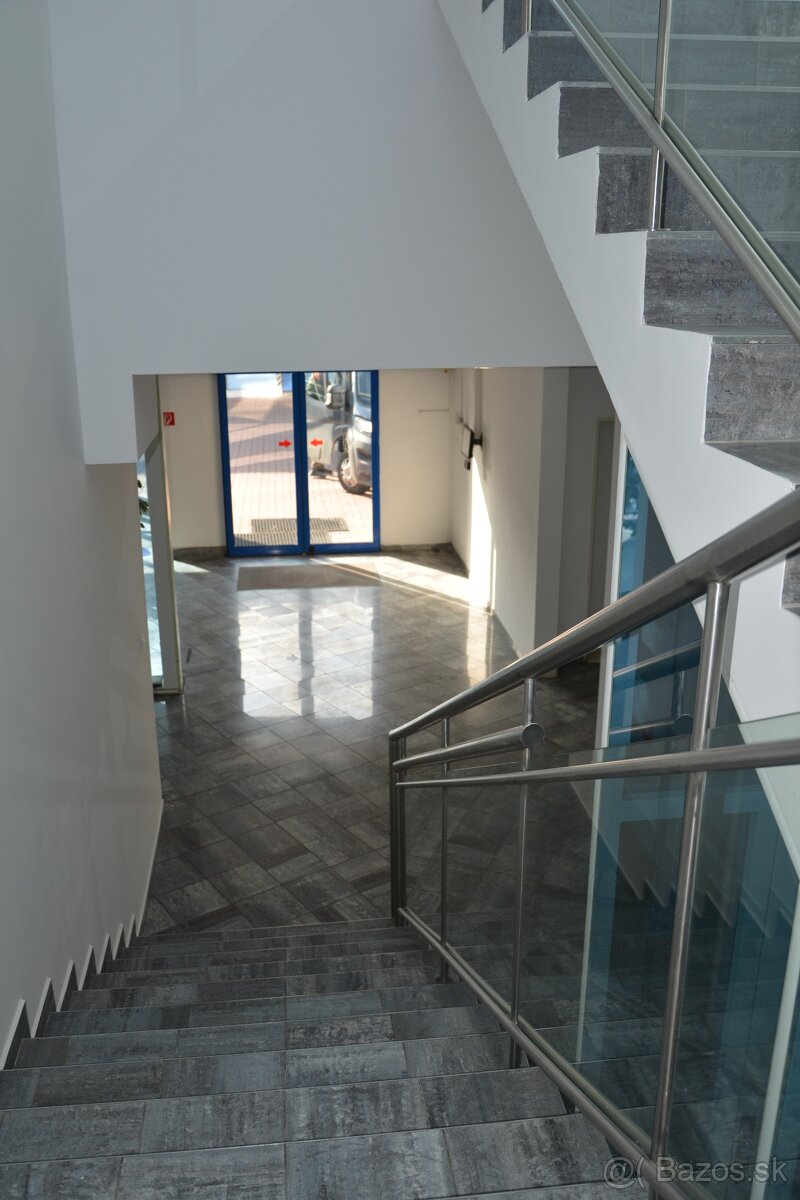 Na prenájom posledné kancelárie, kde je radosť pracovať - 19