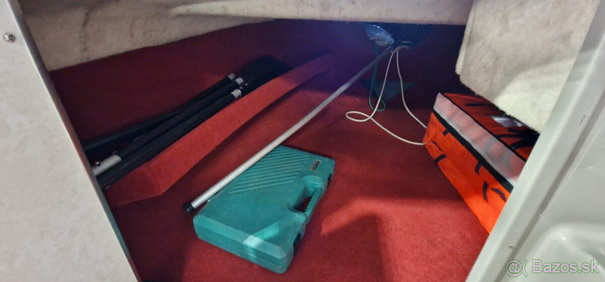 Bayliner 1851SS Capri motorový člun - 19