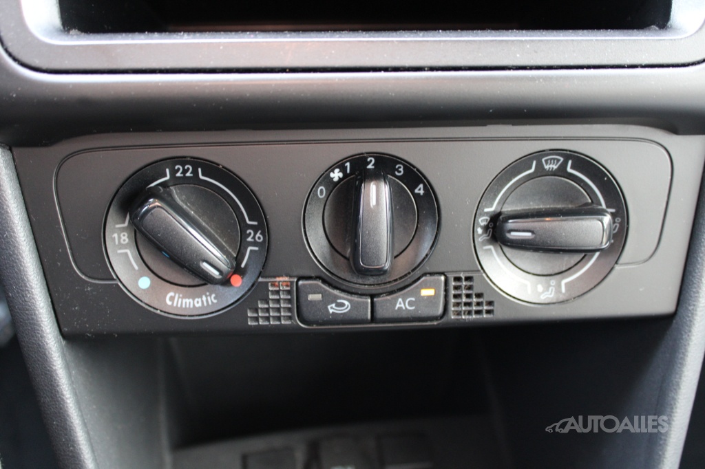 Volkswagen Polo 1,2 i 12V 44 kW TRENDLINE - 19