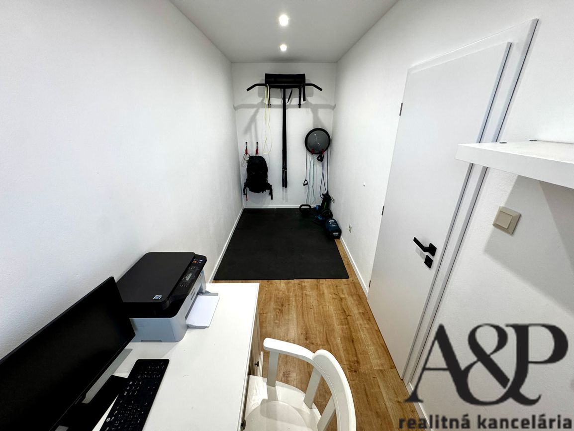 KOMPLETNE REKONŠTRUOVANÝ 3 IZB. BYT S KOMOROU A LOGIOU, 76M2 - 19