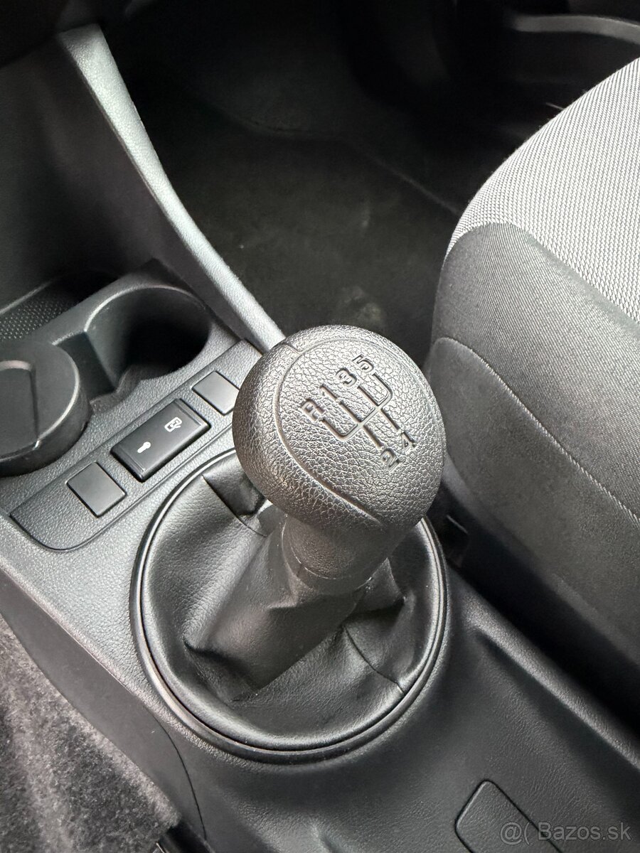 Škoda Fabia 1.2 HTP Active 2011 - 19