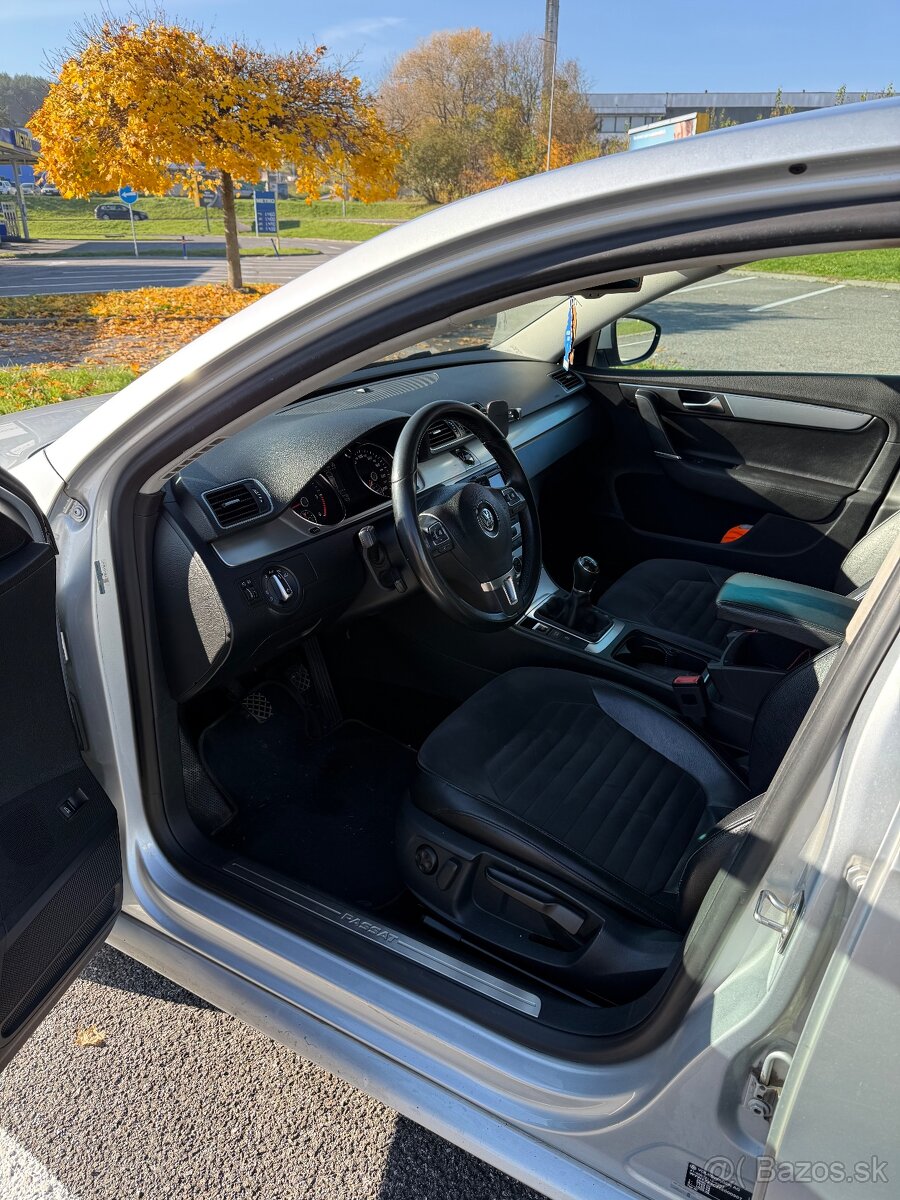 Predám VW Passat B7 2.0 tdi 130kw sedan - 19