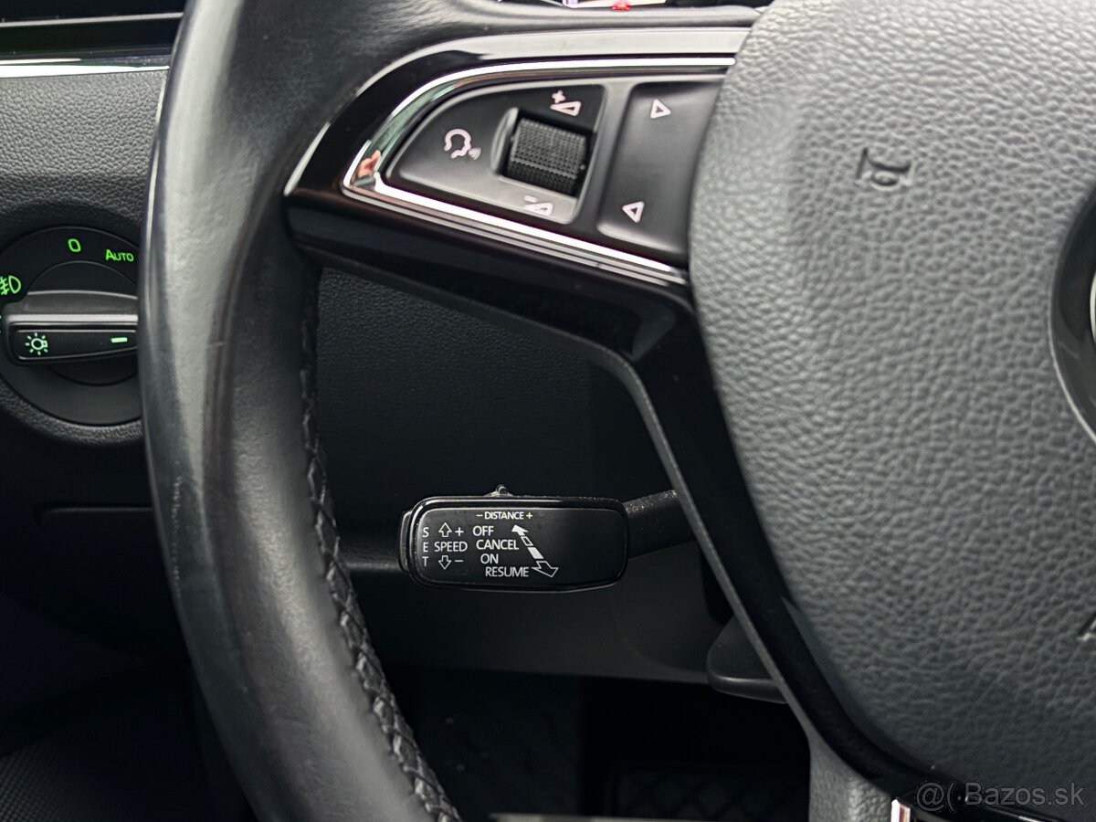 Škoda Octavia Combi 2.0 TDI Style DSG 4x4 EU6 - 19