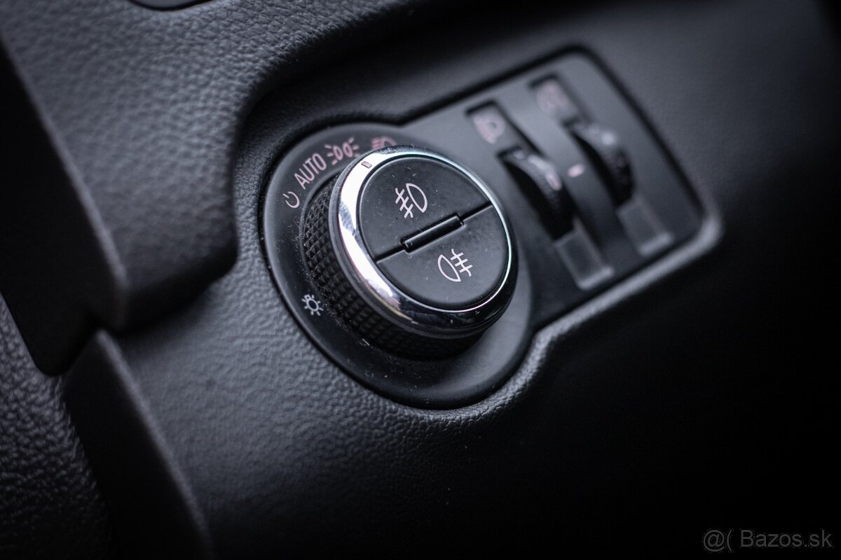 Opel Insignia ST 96kW - 19