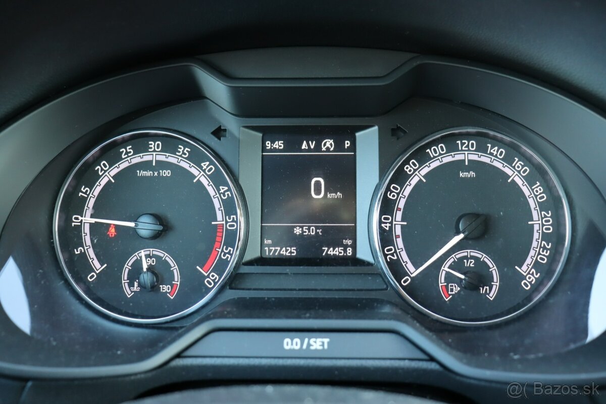 Škoda Octavia Combi 2.0 TDI Ambition DSG - 19