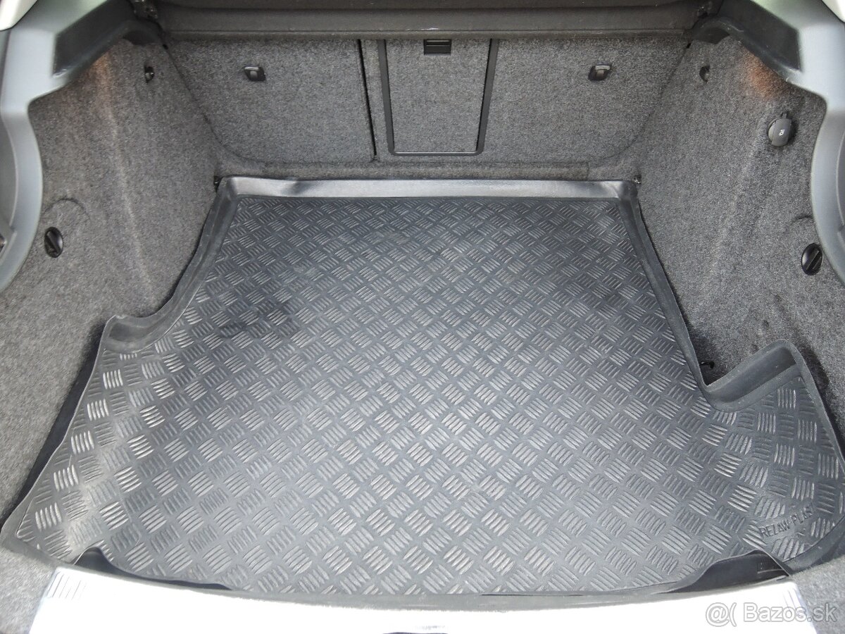 Škoda Superb, 2,0 TDi 125kW ČR Elegance 2009 - 19