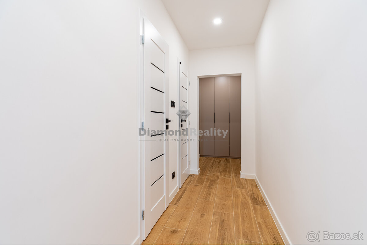 PREDANÝ - Na predaj pekný 3-izbový byt po rekonštrukcii na u - 19