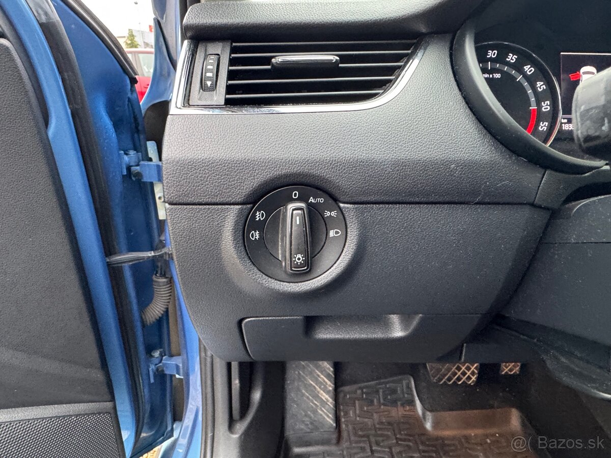 Škoda Octavia Combi SCOUT2.0 TDI DSG 4x4 - 19