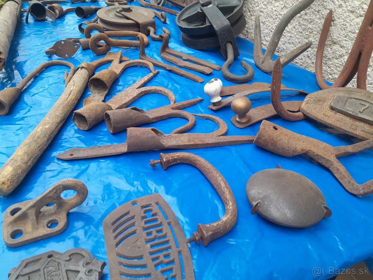 Staré historické ,rustikálne, kované náradie a pomôcky. - 19