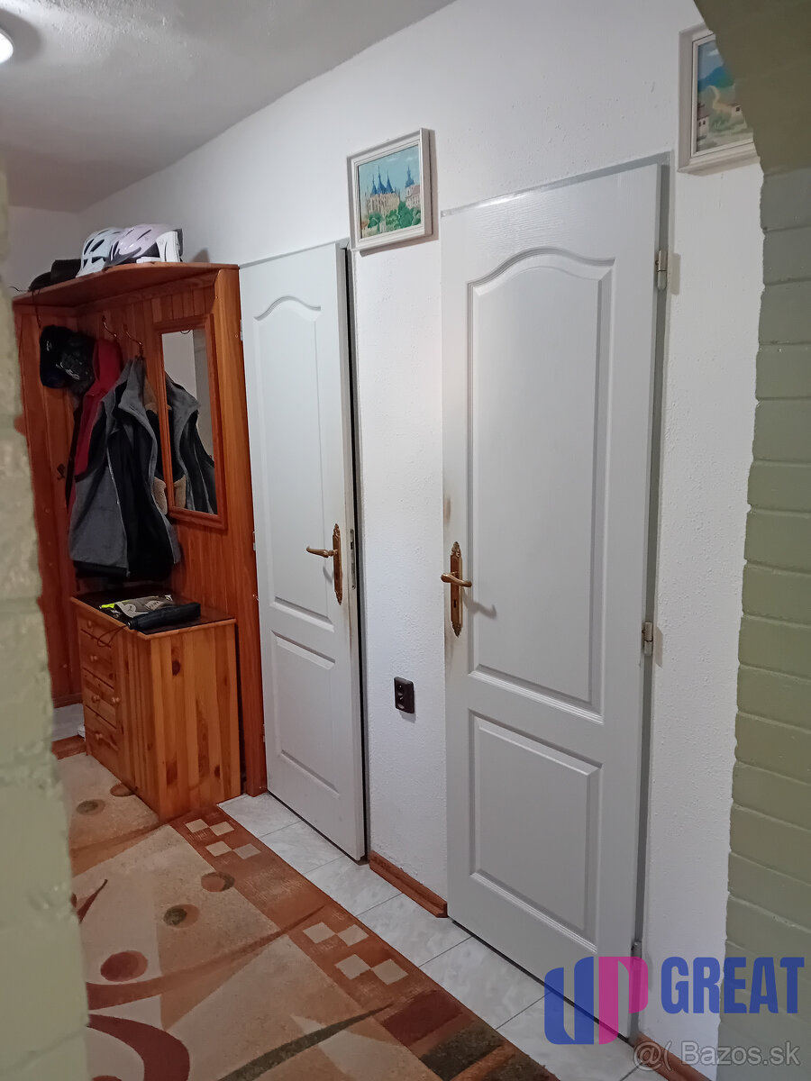 KROMPACHY- rodinný dom (10izieb)+ 3 garáže na PREDAJ - 19