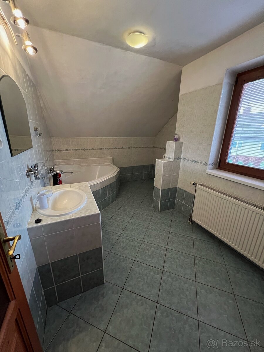 Krásny Rodinný dom Ivachnová - 19