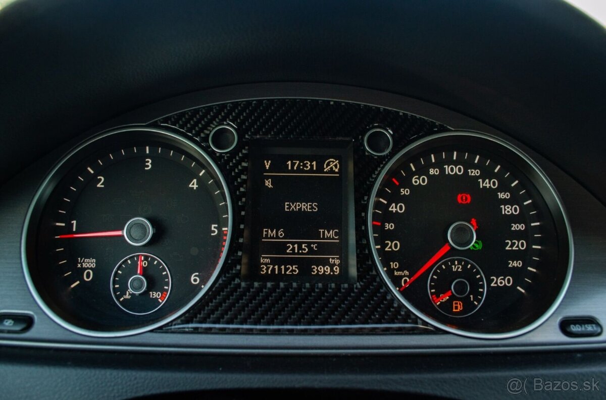 Volkswagen Passat B7 Combi 2.0 TDI DSG - 19