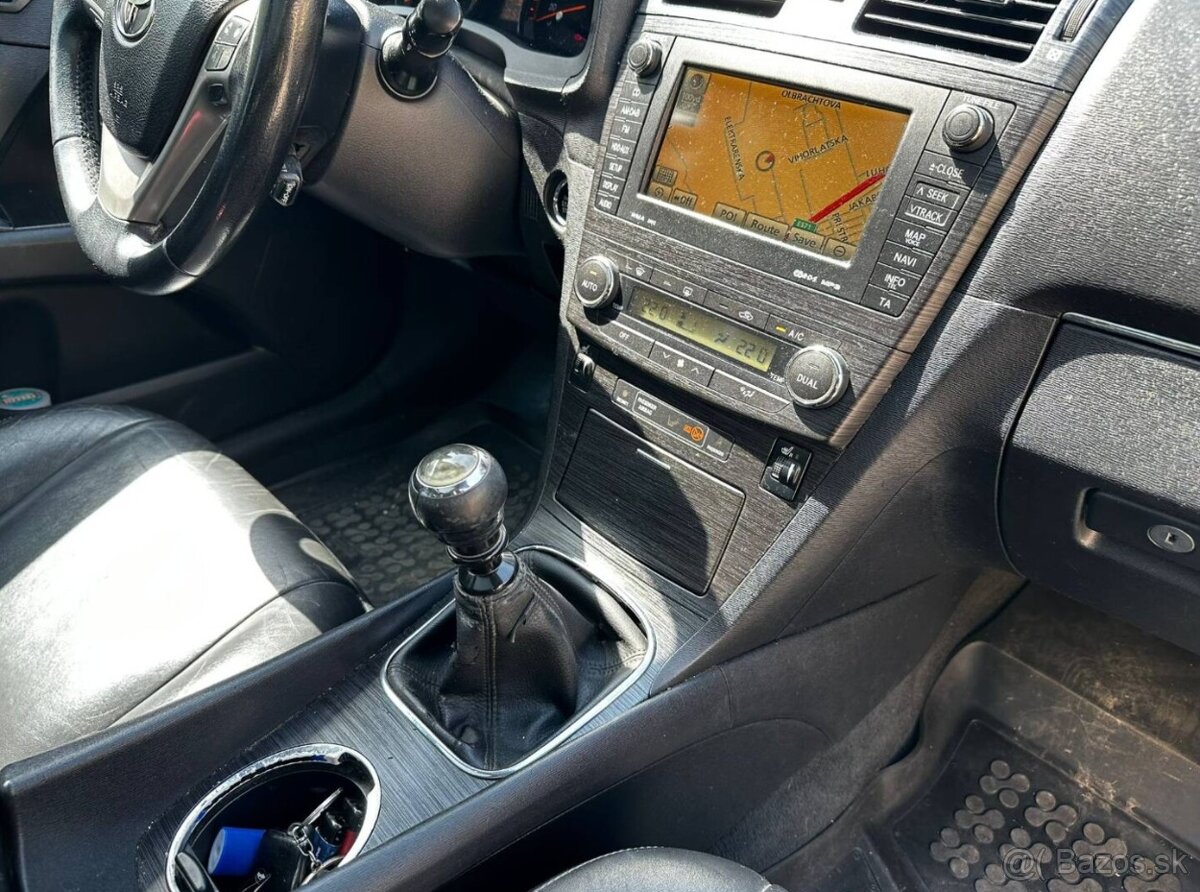 Toyota Avensis combi 2.2 D-4D Exclusive - 19