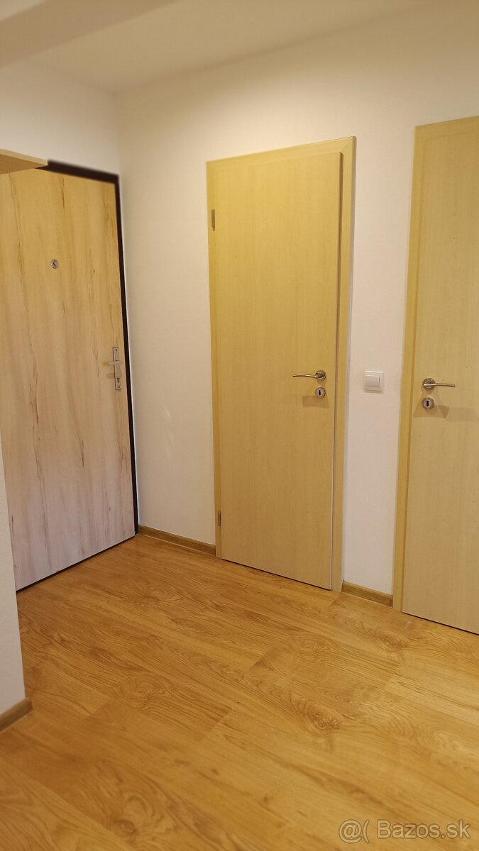 Prenájom slnečného 3i bytu v NMnV - Hájovky - 72 m² - 19