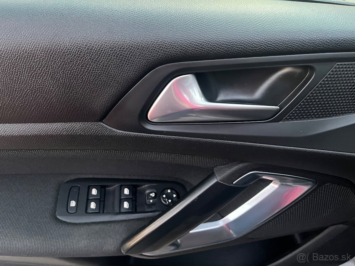 Peugeot 308,1.5 Blue HDi-96kw, rok 2020 - 19