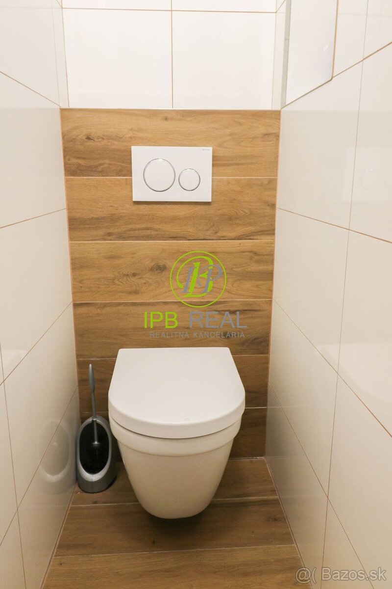 Pekný 7-izbový kompletne zariadený rodinný dom s garážou s v - 19