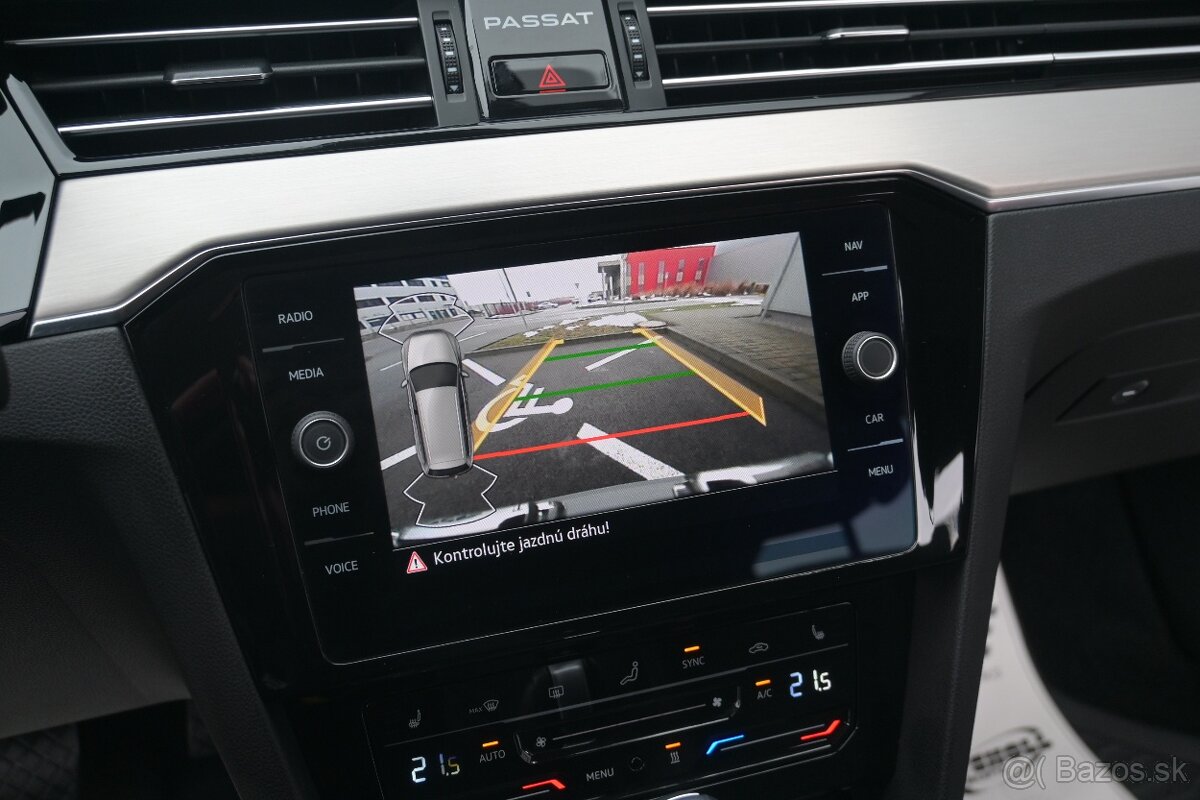 Volkswagen Passat Variant 2.0 TDI Elegance 4Motion DSG - 19