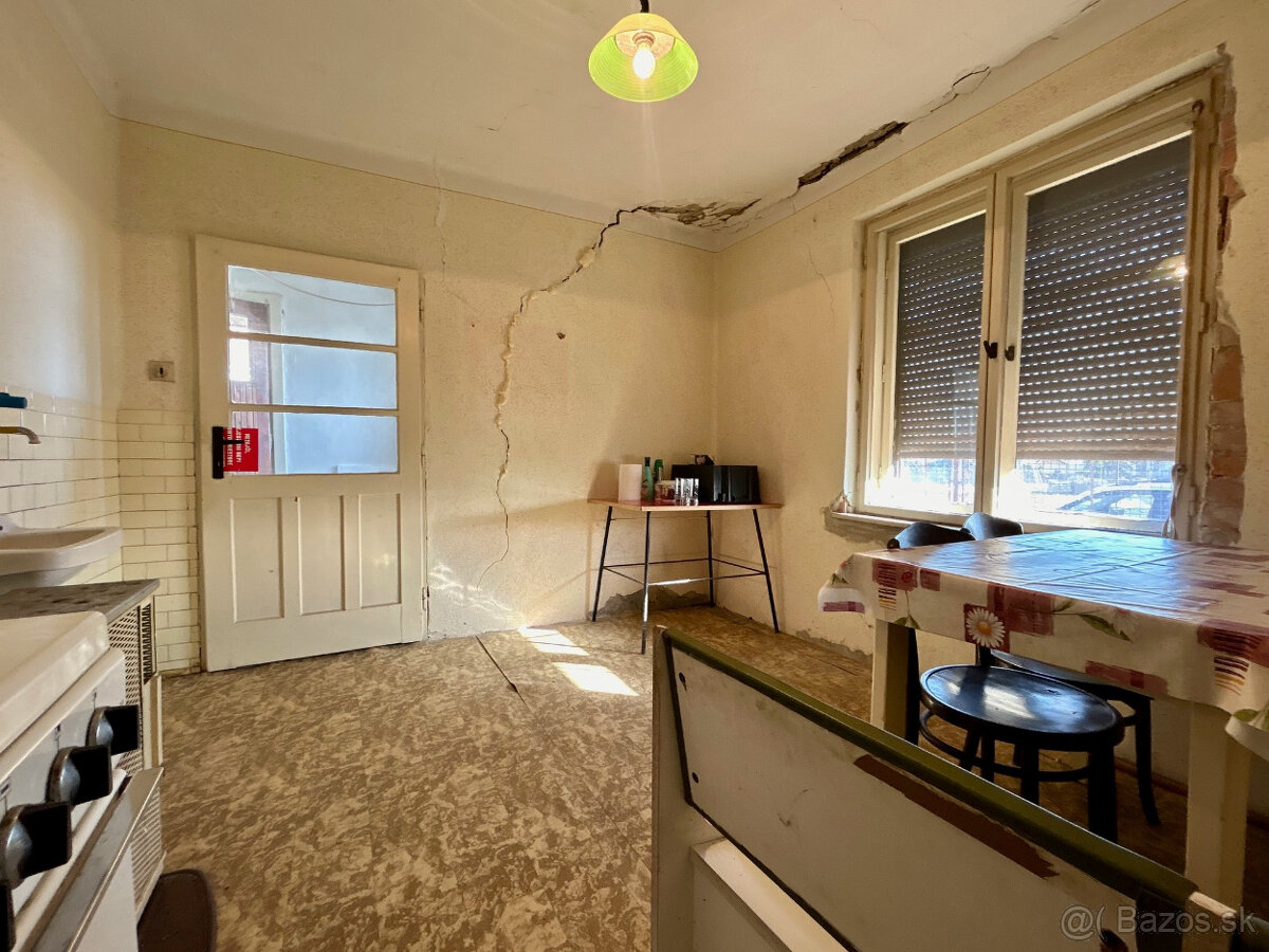 Predám 5-izb.VIDIECKY dom s GARÁŽOU,let.kuchyňou,na 2041m2m - 19