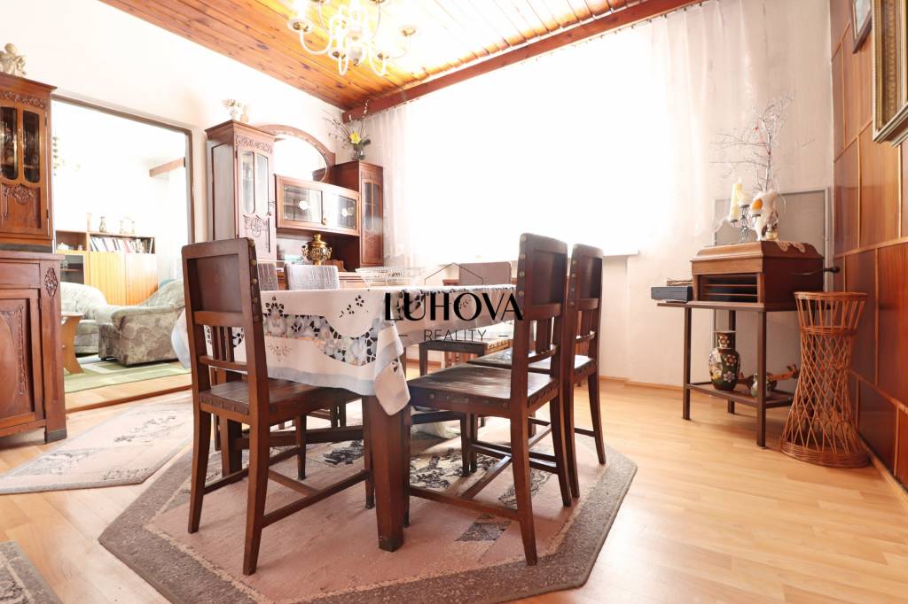 Rodinný dom s krásnou záhradou - 19