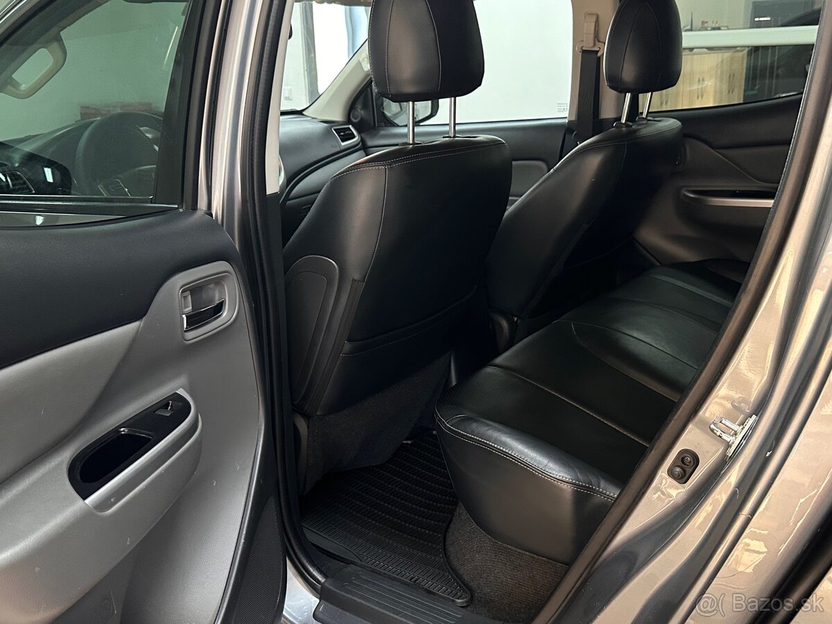 Mitsubishi L200 2.4DI-D Black Edition - 19