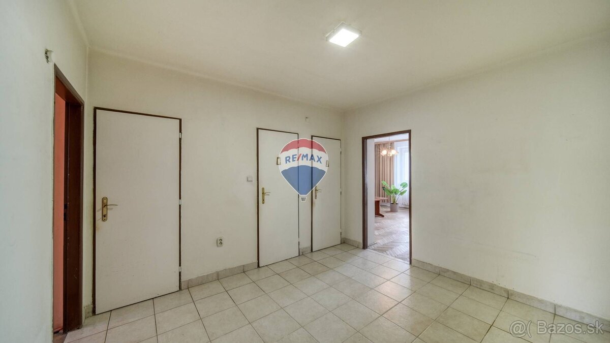 Priestranný 3-izbový byt v centre Piešťan - 19
