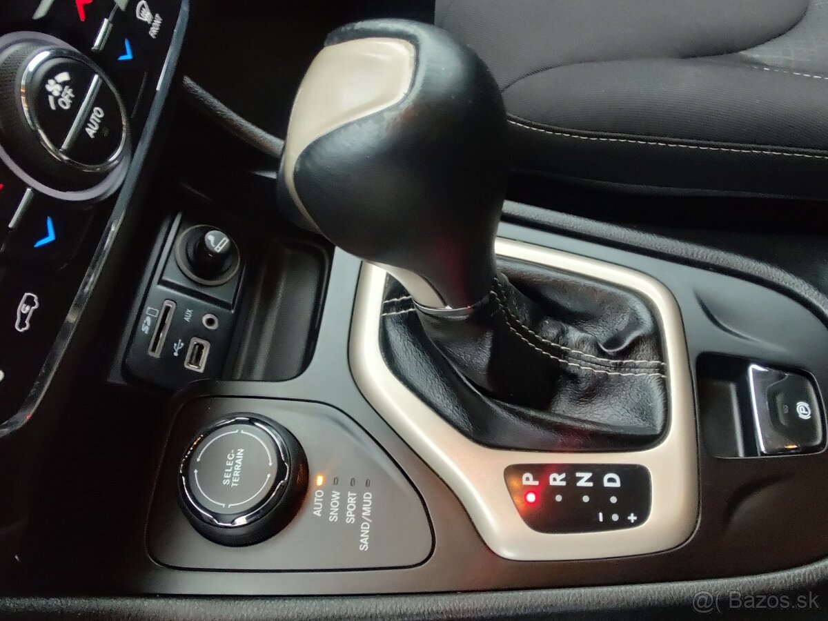 Jeep Cherokee 2.2 TD Longitude ADI AWD - 19