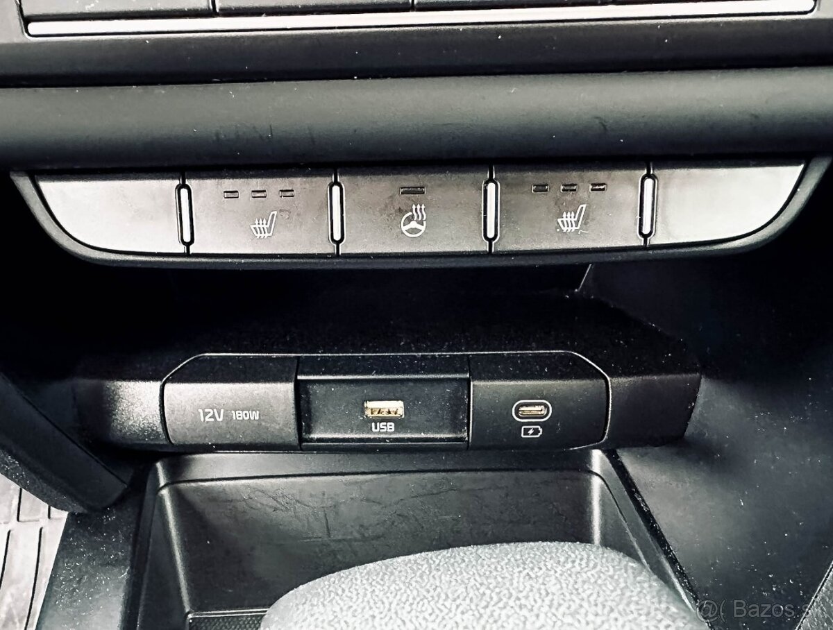 Kia Ceed SW 1.5 T-GDi Silver A/T - 19