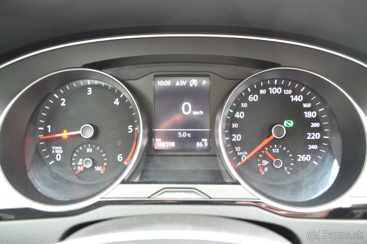 Volkswagen Passat Variant 1.6 TDI BMT DSG - 19