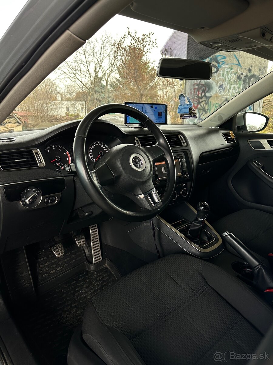 Volkswagen JETTA MK6 - STK do 05/2027, vymené rozvody - 19