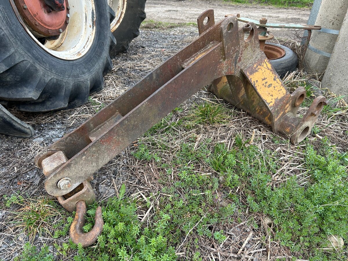 Predám diely na nakladač hon un 053 - 19