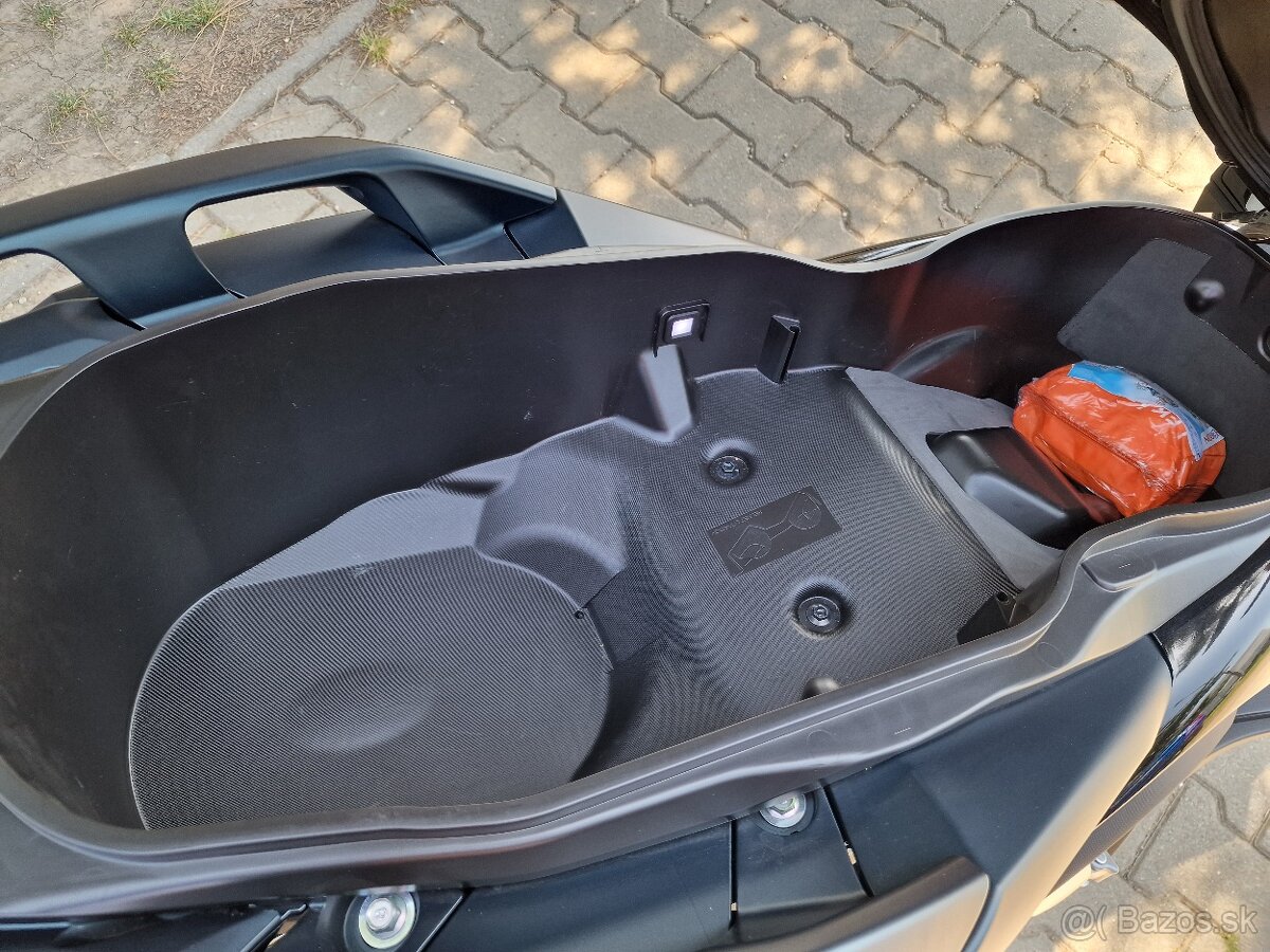 Yamaha X-Max 125 (2023) Tech-Max "možný úver" - 19