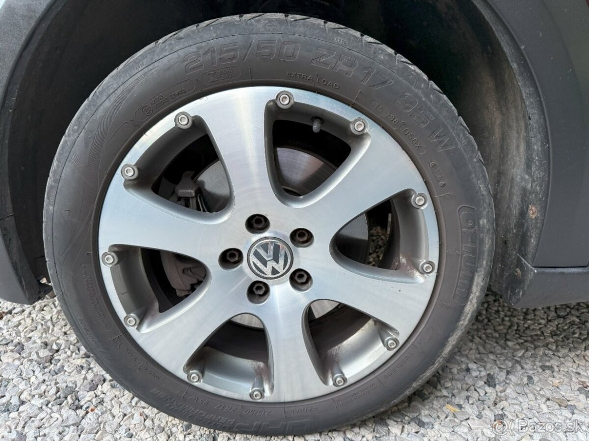 Volkswagen Touran 2.0 TDI Cross, Mesačne: 225€ - 19