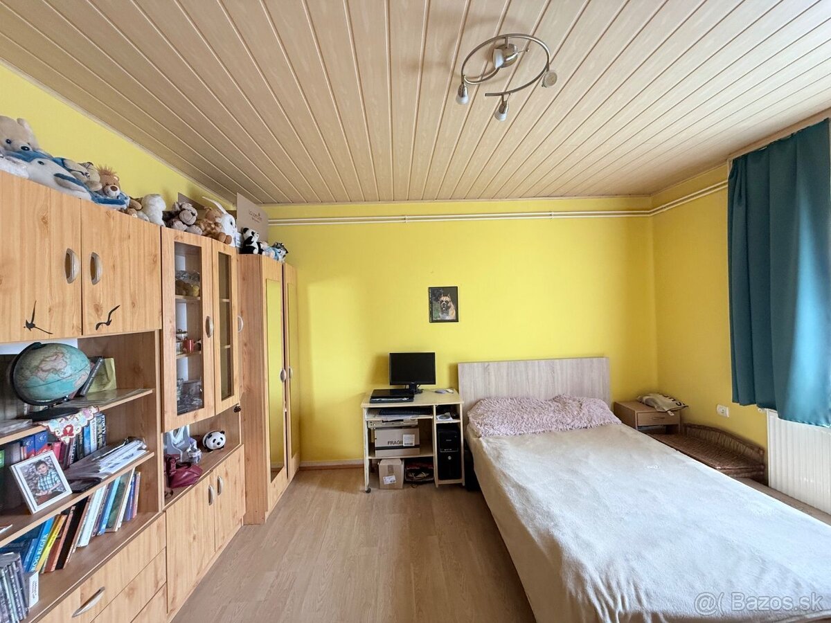 MAĎARSKO FORRÓ - SUPER 5 IZBOVÝ RD SO ZÁHRADOU - 19