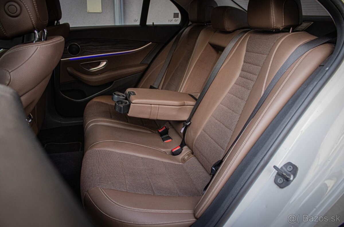 Mercedes-Benz E trieda Sedan 200 D TOP STAV - 19