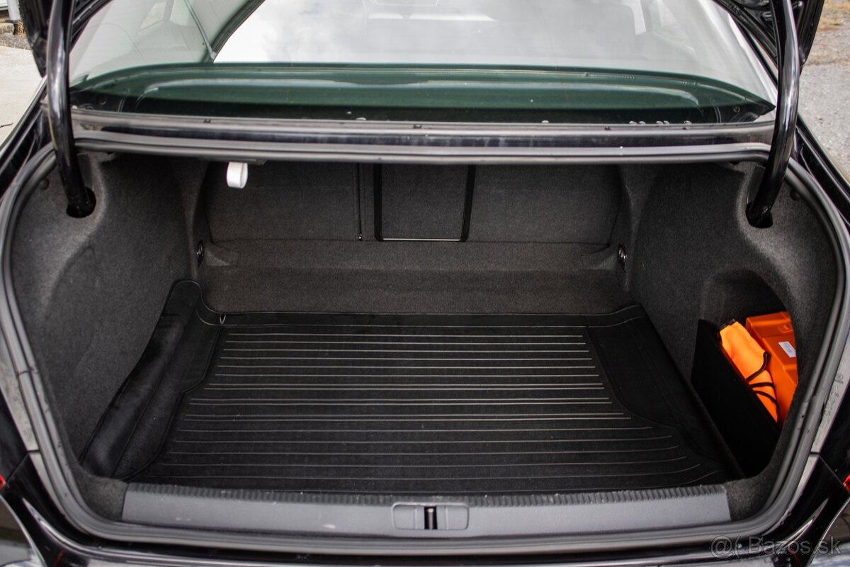 Volkswagen Passat CC 2.0 TDI BlueMotion - 19