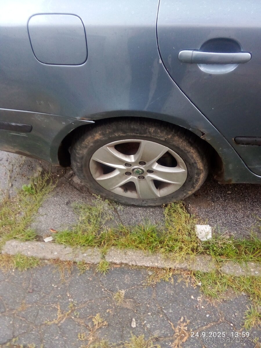 Predám na náhradné diely len v celku - 19