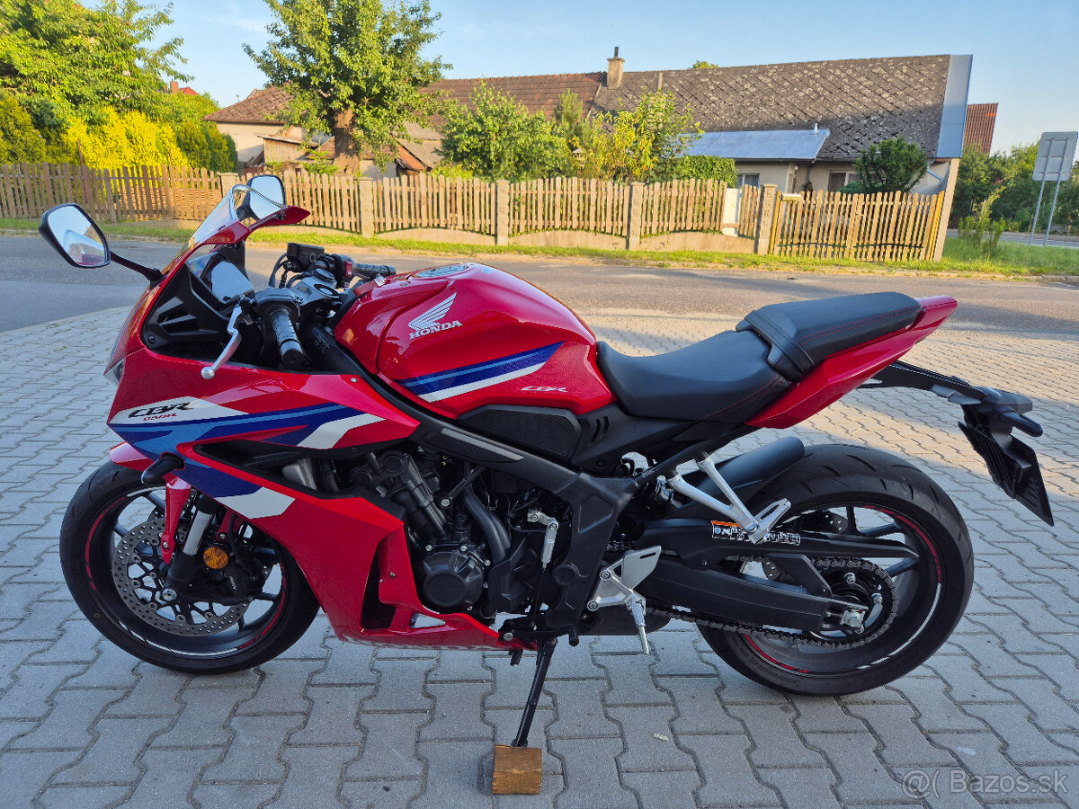 Prodám Honda CBR 650R E-clutch , r. v. 2024, ABS, TC, záruka - 19