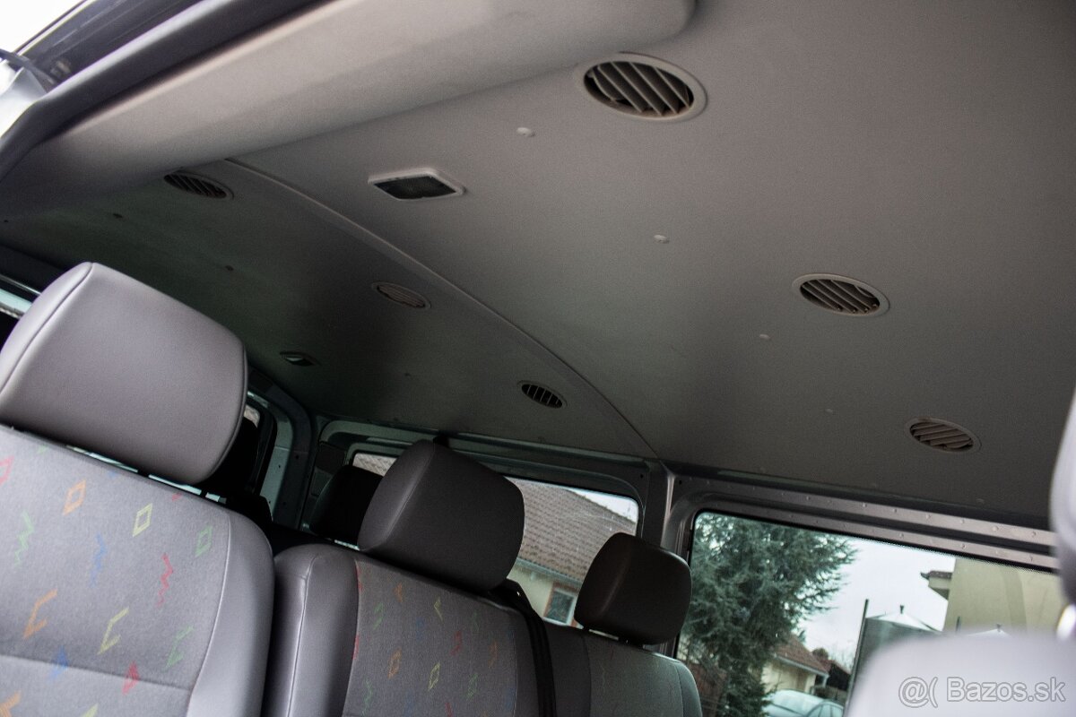 Volkswagen Transporter T5 Shuttle 2.5TDI 96kW 7-miestne - 19