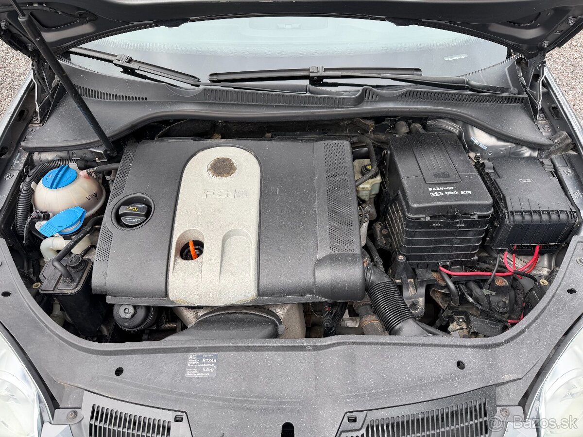 Volkswagen Golf 1.6 FSI Trendline - 19